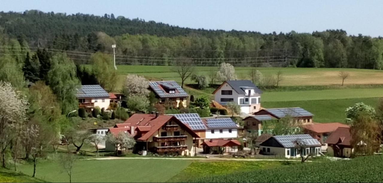 Apartment Mit Gartenblick Eckersdorf Buitenkant foto