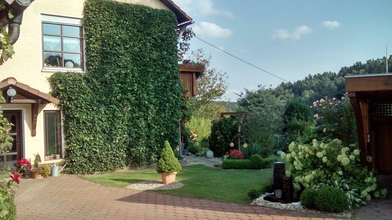 Apartment Mit Gartenblick Eckersdorf Buitenkant foto
